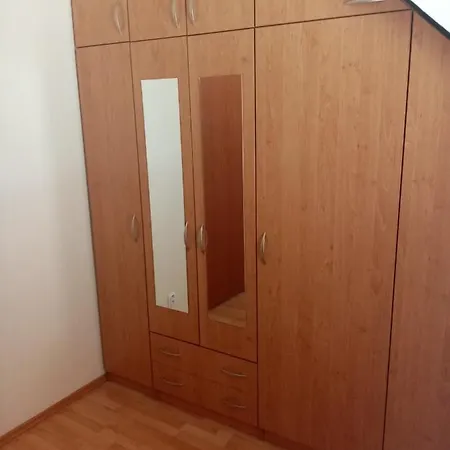 Prazdninovy Dum *